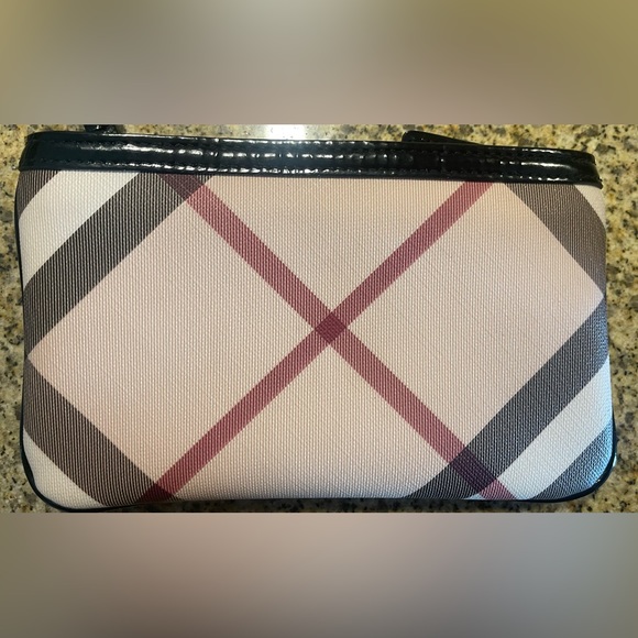 Authentic Burberry wristlet/wallet - Picture 3 of 9